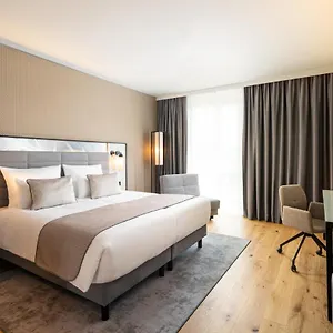 Hotel Leonardo Royal Bonn Airport ****
