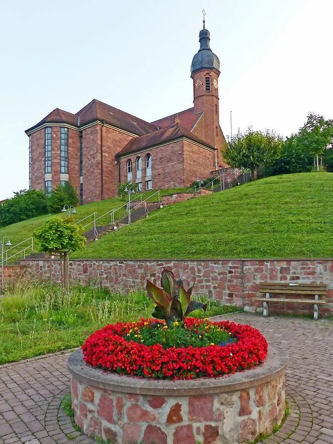 בית הארחה מלון Leidersbach Restaurant Gruener Baum